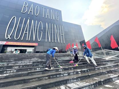 ĐOÀN THANH NIÊN BẢO TÀNG TỈNH RA QUÂN DỌN VỆ SINH MÔI TRƯỜNG, TRANG TRÍ CƠ QUAN CHÀO MỪNG NGÀY GIẢI PHÓNG MIỀN NAM, THỐNG NHẤT ĐẤT NƯỚC 